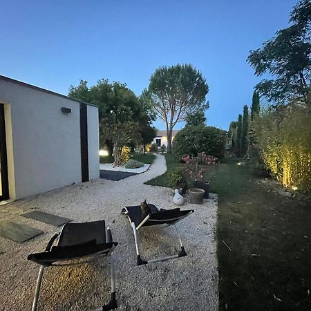 Le Cherche Midi, Entre Nimes, Le Pont Du Gard, Uzes, Arles Marguerittes Exteriör bild