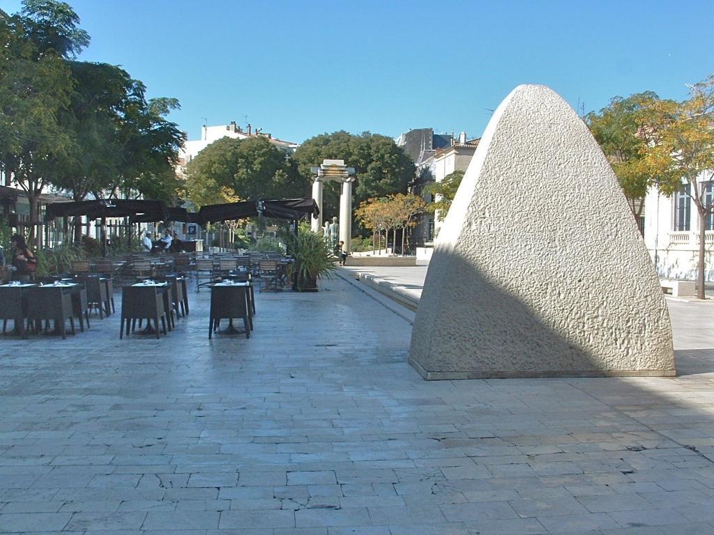 Le Cherche Midi, Entre Nimes, Le Pont Du Gard, Uzes, Arles Marguerittes Exteriör bild