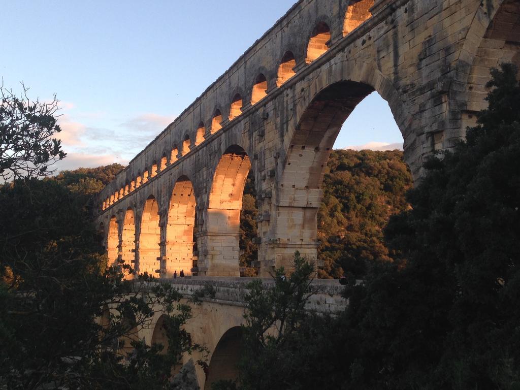 Le Cherche Midi, Entre Nimes, Le Pont Du Gard, Uzes, Arles Marguerittes Exteriör bild
